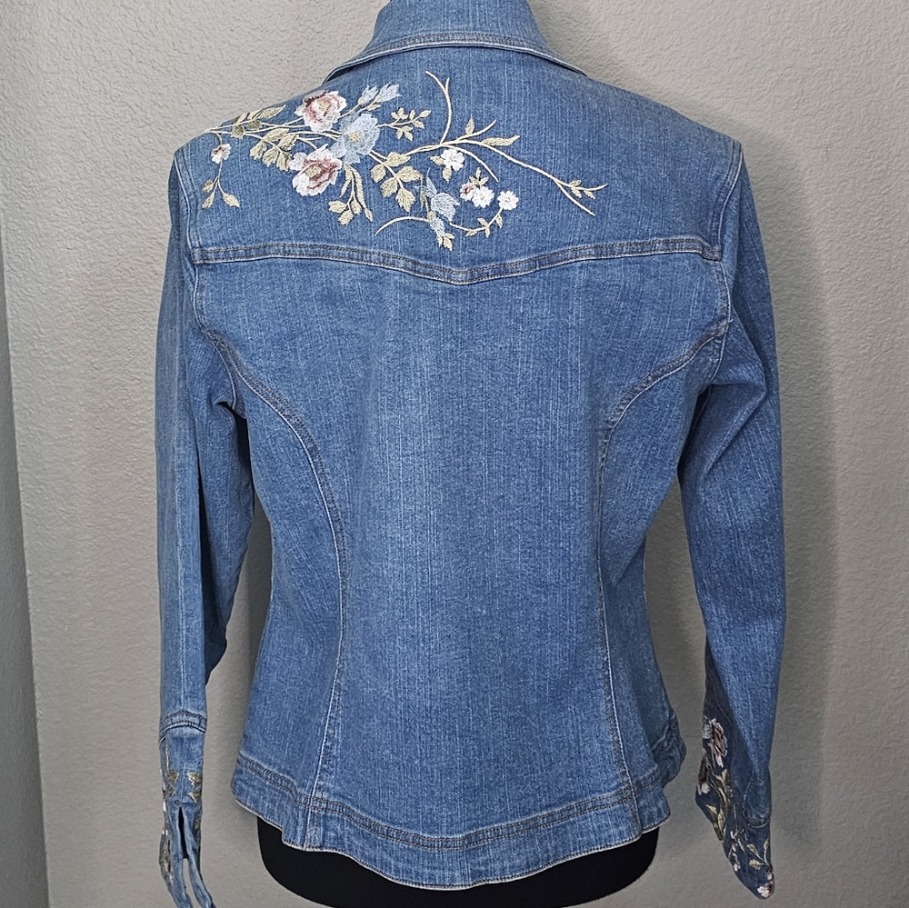 Embroidered Floral Denim Jacket Jean Jacket Size Small - Picture 4 of 9